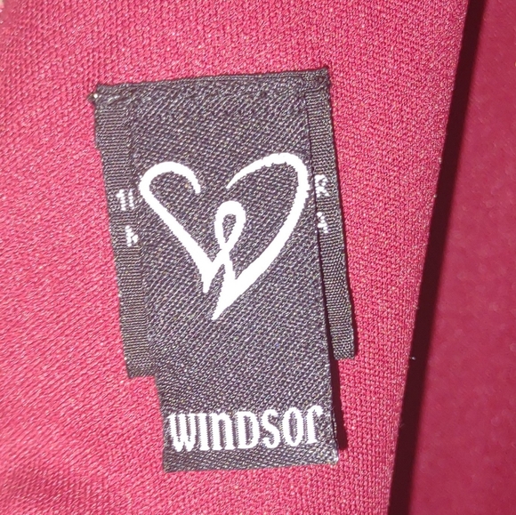 WORN ONCE Windsor berry/burgundy evening gown size 3/4 with iridescent beading! - Picture 2 of 12